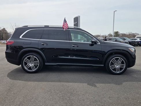 Used 2025 Mercedes-Benz GLS 450 4MATIC image 3