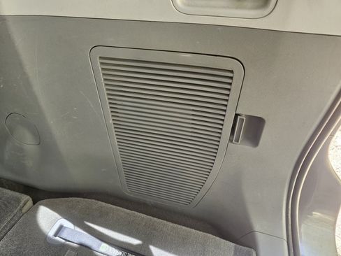 Used 2013 Toyota Sienna XLE AWD/4WD image 39