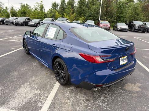 Used 2025 Toyota Camry SE FWD image 6