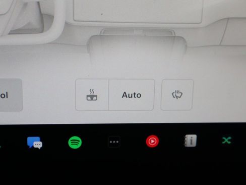 Used 2021 Tesla Model S Plaid image 43