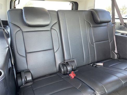 Used 2018 Chevrolet Suburban Premier image 31