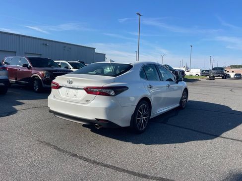 Used 2024 Toyota Camry XLE AWD/4WD image 5