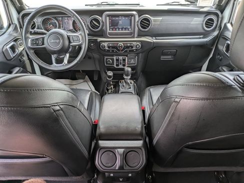 Used 2018 Jeep Wrangler Unlimited Sahara w/ LED Lighting Group AWD/4WD image 13