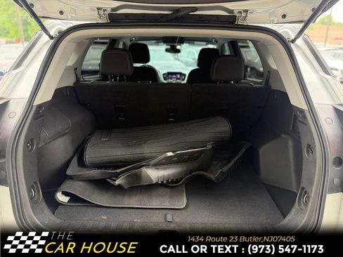 Used 2022 GMC Terrain SLE w/ Driver Convenience Package AWD/4WD image 18