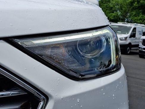 Certified 2022 Ford Edge SEL w/ Convenience Package AWD/4WD image 8