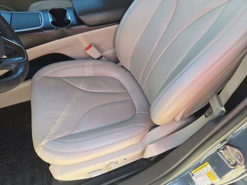 Used 2018 Lincoln MKX Reserve FWD image 16