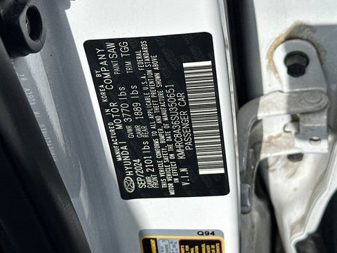 Used 2025 Hyundai Venue SEL FWD image 28