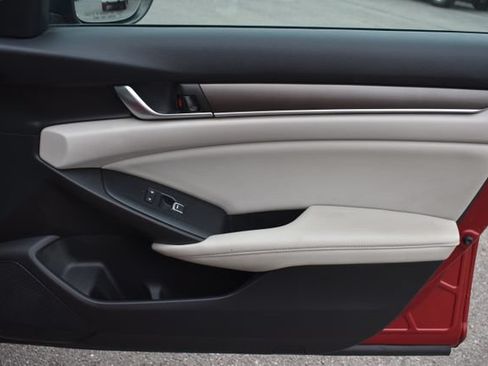 Used 2018 Honda Accord LX image 37