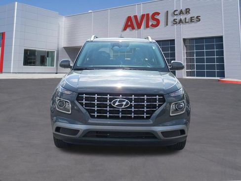 Used 2025 Hyundai Venue SEL FWD image 2