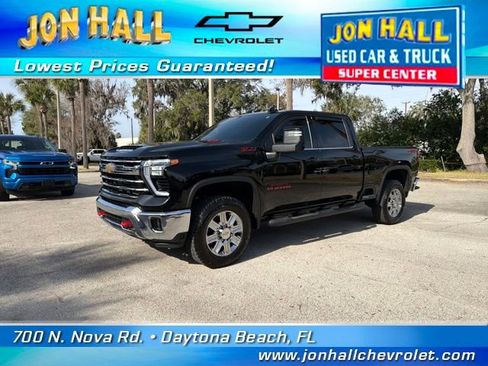 Used 2025 Chevrolet Silverado 3500 LTZ image 2