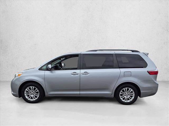 Used 2015 Toyota Sienna XLE FWD image 9