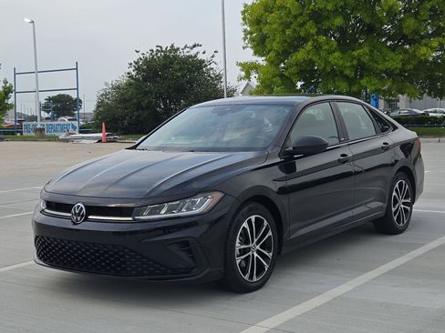 Used 2025 Volkswagen Jetta Sport FWD image 8