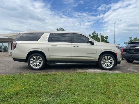 Used 2021 Chevrolet Suburban LT AWD/4WD image 8