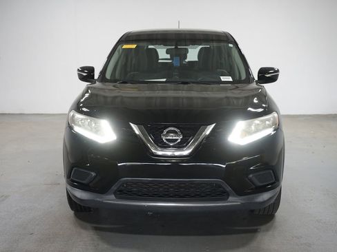 Used 2015 Nissan Rogue S image 2