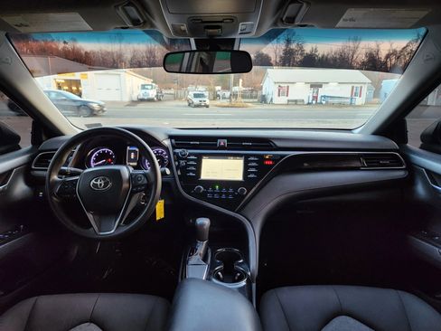 Used 2019 Toyota Camry LE image 26