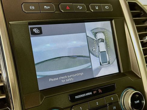 Certified 2018 Ford F350 Platinum w/ Platinum Ultimate Package image 28