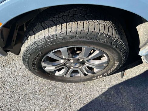 Used 2023 Ford Ranger Lariat w/ FX4 Off-Road Package image 7