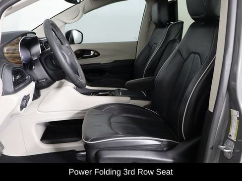 Used 2023 Chrysler Pacifica Limited w/ Uconnect Theater Family Group AWD/4WD image 14