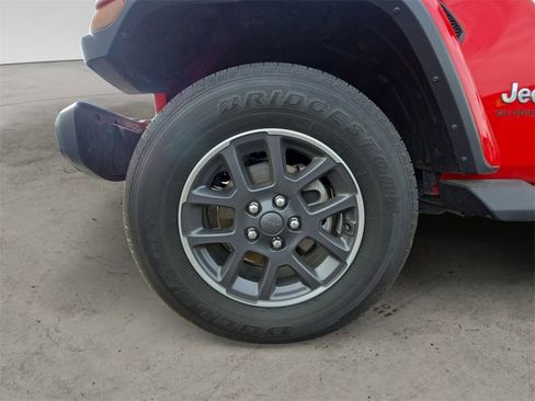Used 2020 Jeep Gladiator Overland image 14