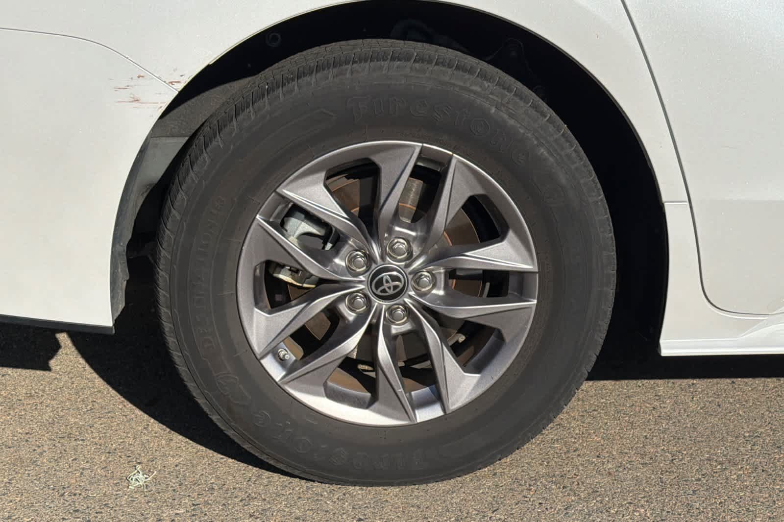 Used 2023 Toyota Sienna XLE FWD image 20