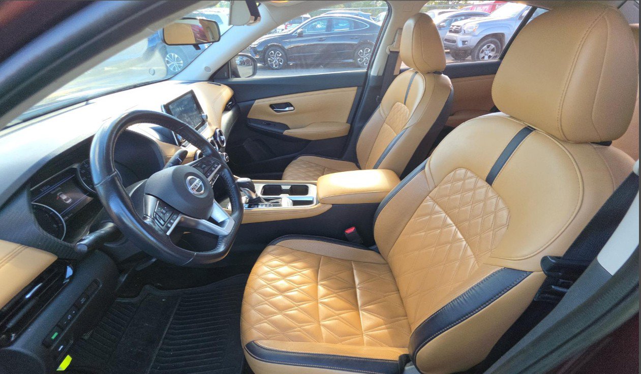Used 2021 Nissan Sentra SV w/ SV Premium Package FWD image 3