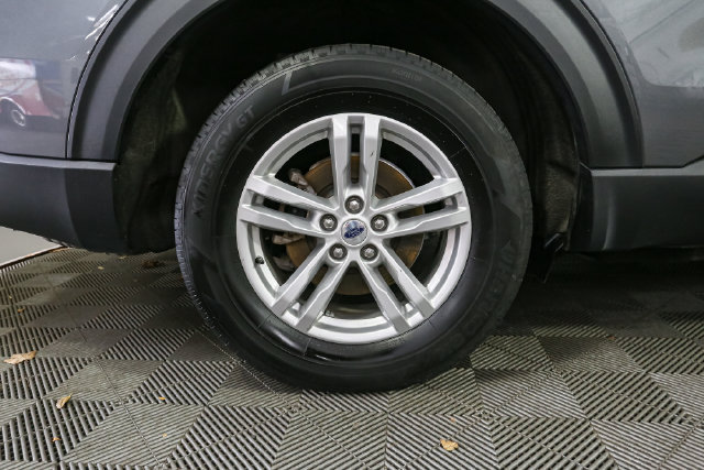Used 2024 Ford Explorer XLT AWD/4WD image 16