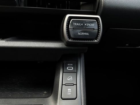 Used 2026 Toyota RAV4 XSE AWD/4WD image 31