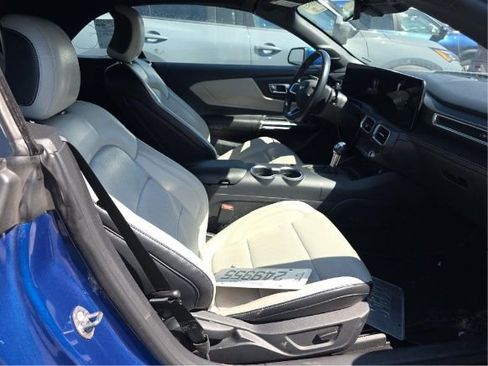 Used 2024 Ford Mustang Premium image 4