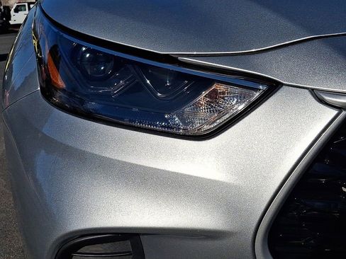 Used 2023 Toyota Highlander L image 9