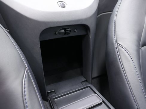 Used 2023 Aston Martin V8 Vantage Roadster RWD image 64