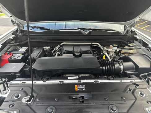 Used 2024 Chevrolet Colorado ZR2 w/ ZR2 Convenience Package III AWD/4WD image 14