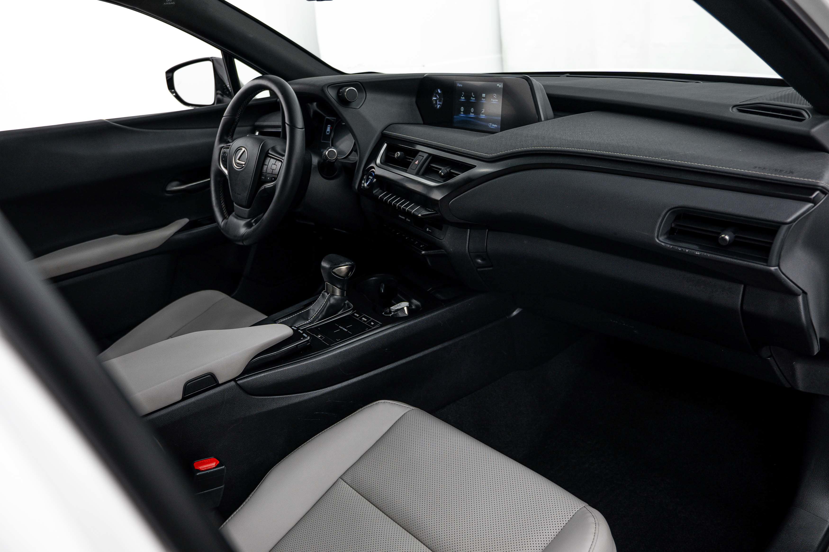 Used 2019 Lexus UX 250h AWD/4WD image 12