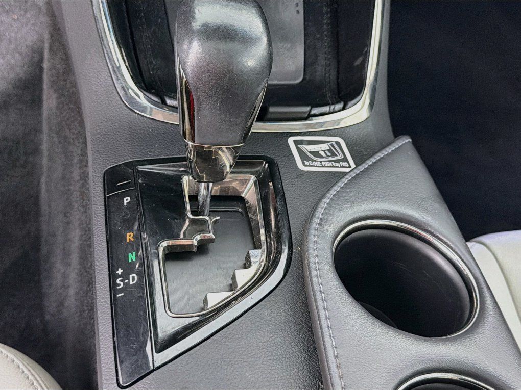 Used 2016 Toyota Avalon Touring FWD image 21