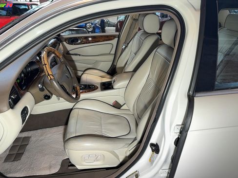 Used 2007 Jaguar XJ8 L RWD image 11