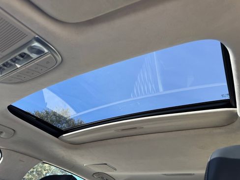 Used 2022 Genesis G90 5.0 Ultimate image 18