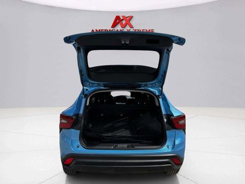 Used 2025 Chevrolet Trax LS w/ LS Convenience Package image 51