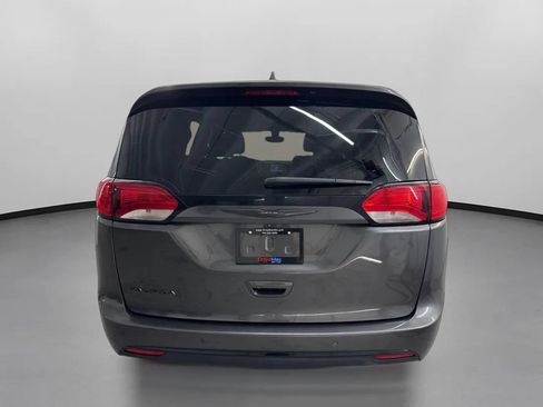 Used 2018 Chrysler Pacifica Touring Plus w/ S Appearance Package FWD image 8