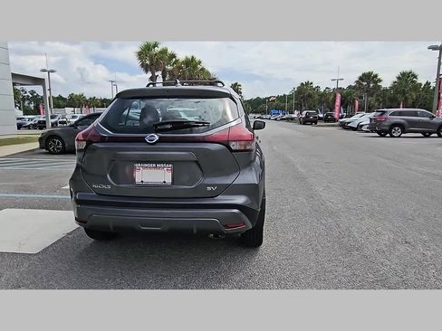 Used 2021 Nissan Kicks SV FWD image 31