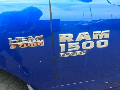 Used 2019 RAM 1500 Classic SLT w/ SLT Plus D←cor Group AWD/4WD image 4