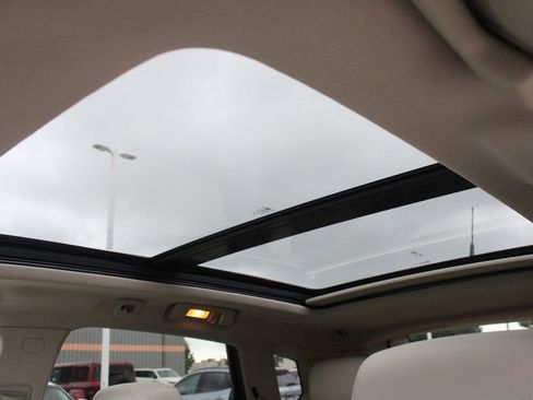 Used 2011 Cadillac SRX Luxury FWD image 5