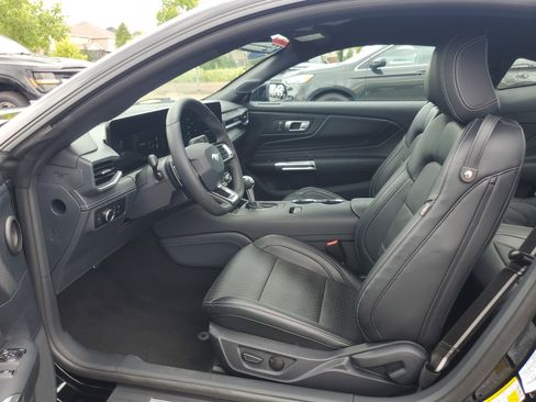 Used 2024 Ford Mustang GT Premium image 12