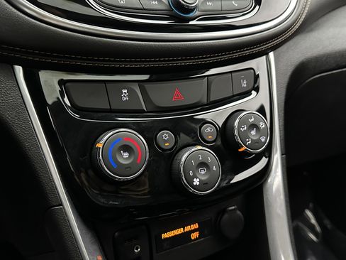 Used 2018 Chevrolet Trax Premier image 17