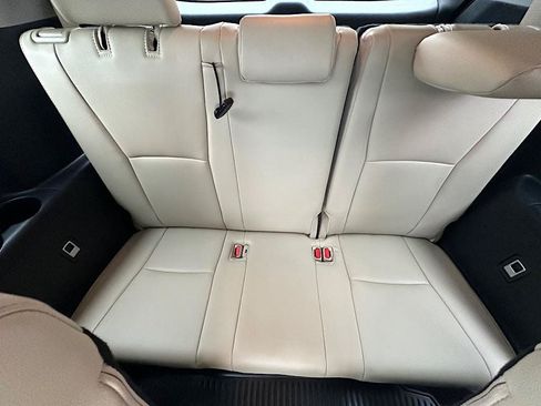Certified 2024 Toyota Highlander Limited AWD/4WD image 18