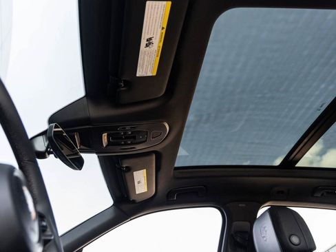 Used 2025 Porsche Cayenne image 66