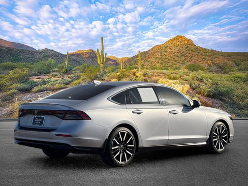 Used 2024 Honda Accord Touring image 4