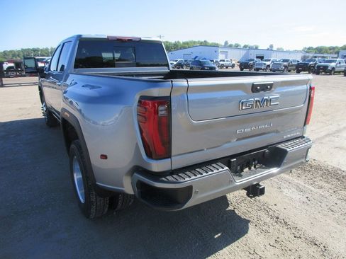 New 2026 GMC Sierra 3500 Denali Ultimate AWD/4WD image 9