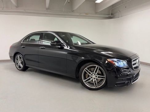 Used 2017 Mercedes-Benz E 300 4MATIC image 8