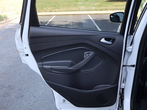 Used 2017 Ford Escape SE AWD/4WD image 24