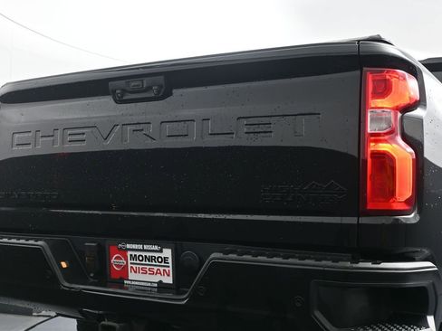 Used 2024 Chevrolet Silverado 2500 High Country w/ High Country Premium Package image 10