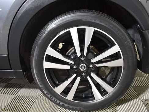 Used 2018 Nissan Kicks SV FWD image 37